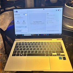 Samsung Galaxy Pro 360 13.3" – Powerful, Premium, and in Mint Condition